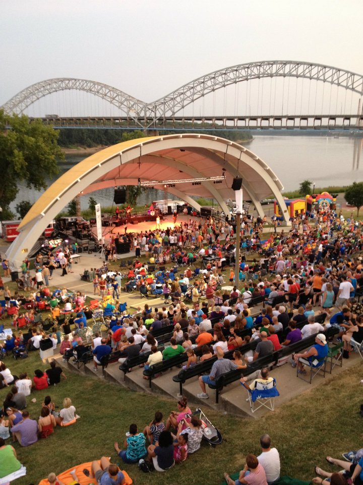 concert on the New Albany riverfront